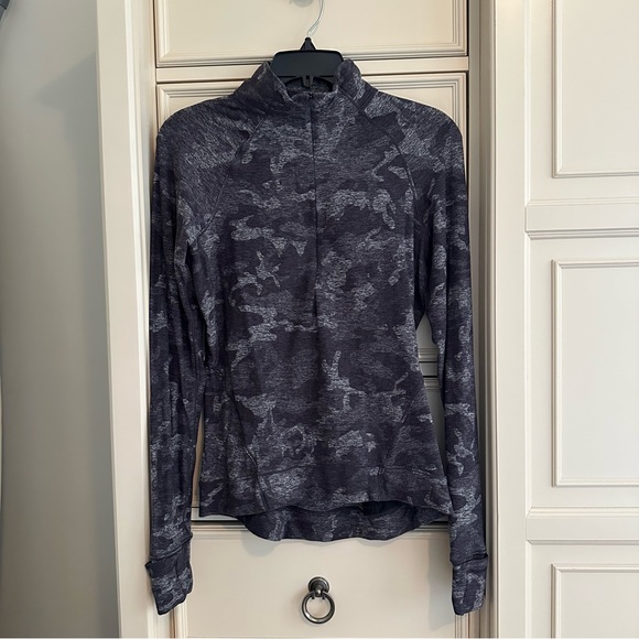 LULULEMON OUTRUN THE ELEMENTS 1/2 ZIP TOP IN GRAY CAMO SIZE 8 - Picture 5 of 16